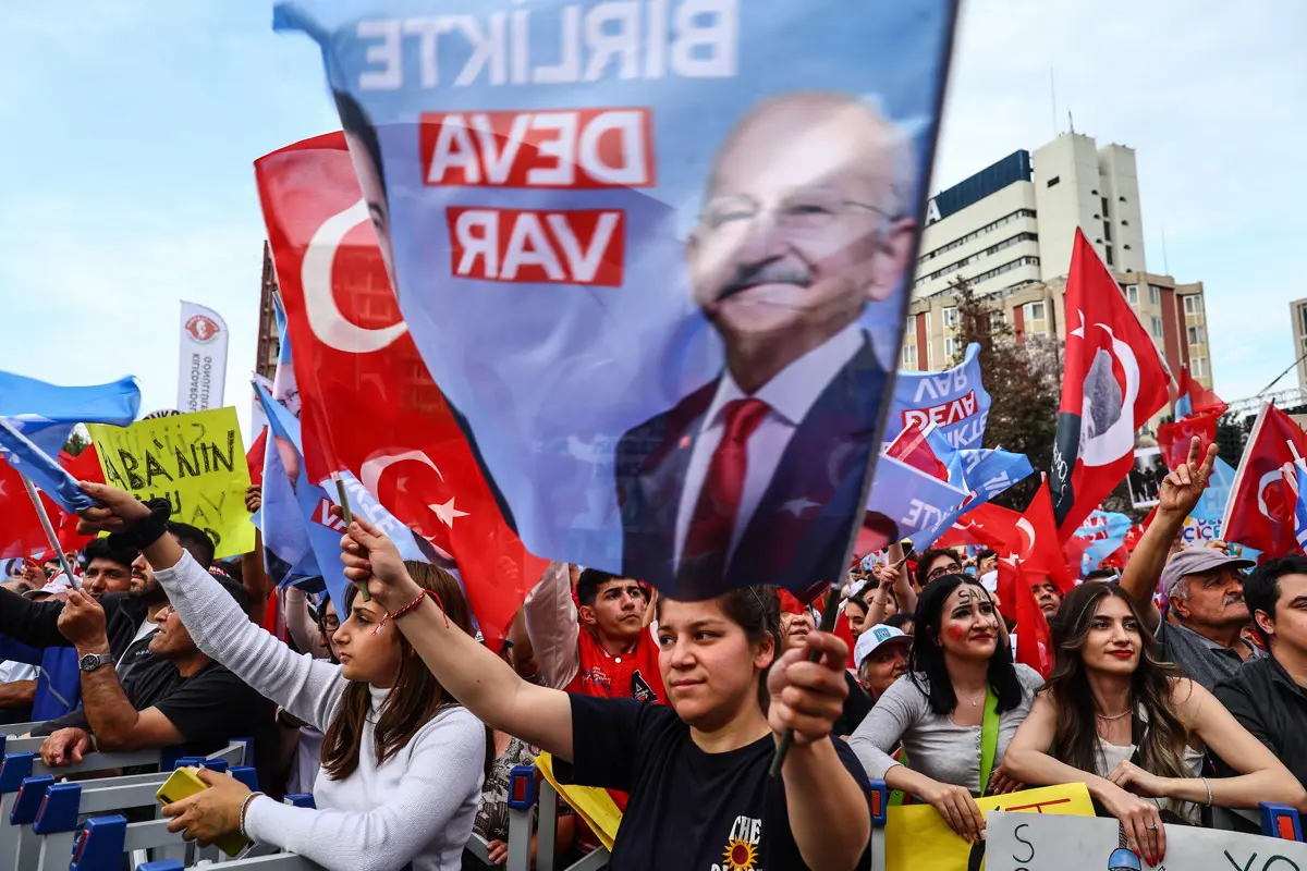 Megbukik Erdogan? Ma este kiderülhet a török elnök- és parlamenti választások eredménye