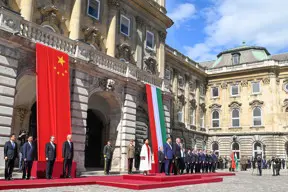 Brenner: A török szultán, az orosz cár és a kínai császár alázatos szolgája lett az Orbán-kormány