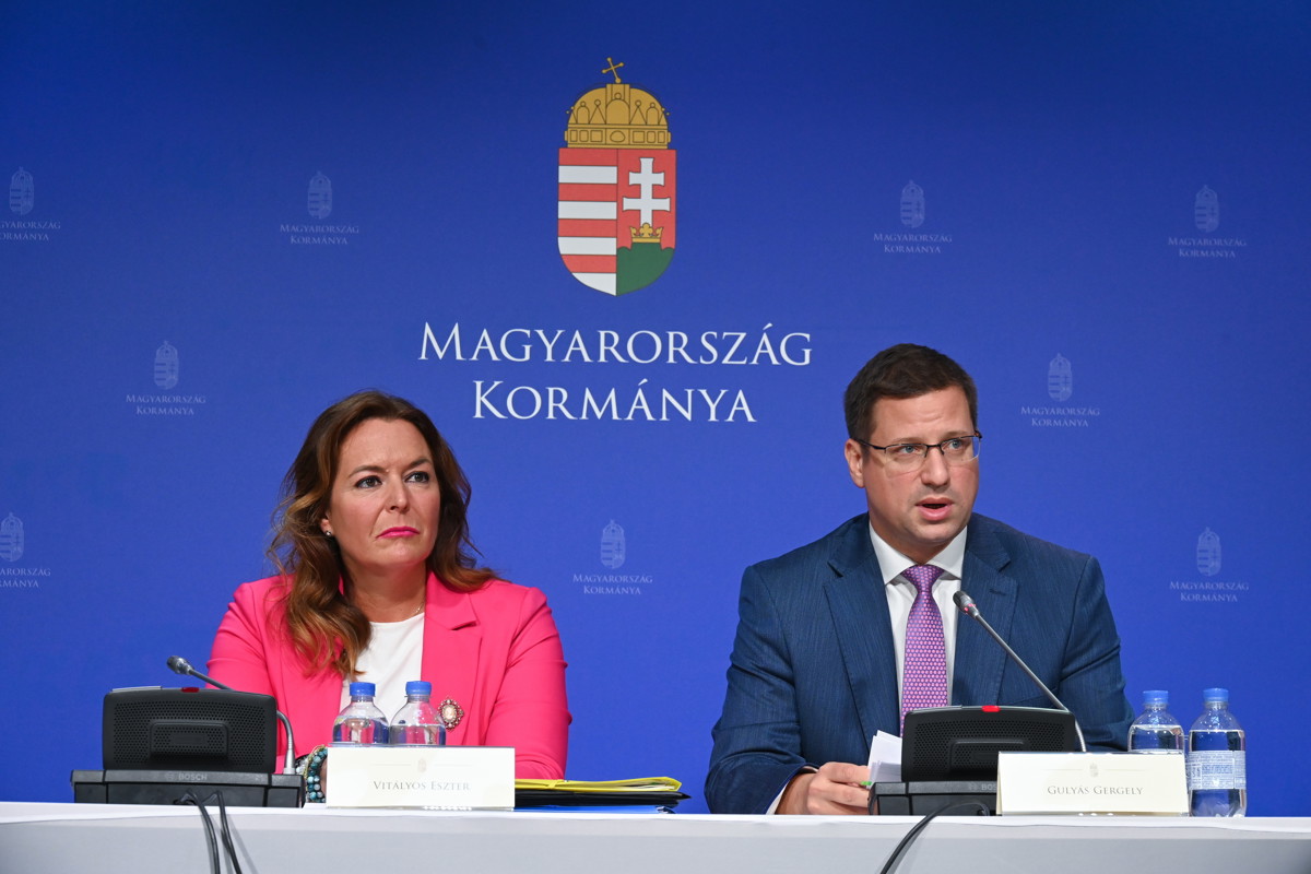 Gulyás a kormányinfón jelentette be, hogy a kínai elnök hazánkba látogat májusban