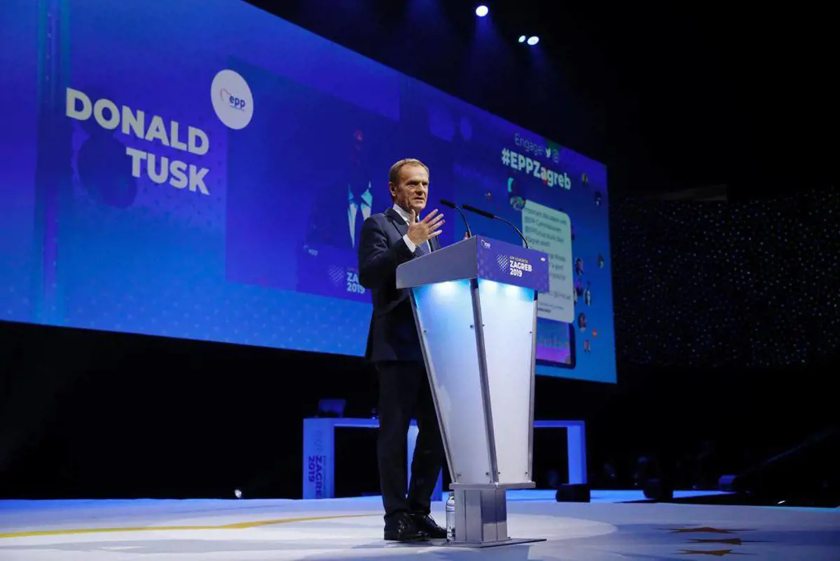 Donald Tusk: szégyelljék magukat azok az EU-s kormányok, amelyek megvétózták a határozott döntéseket