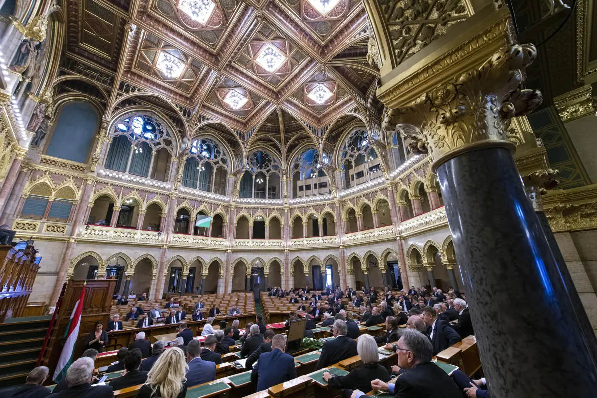 Már októberben a parlament elé kerülhetnek az újabb adómódosítások