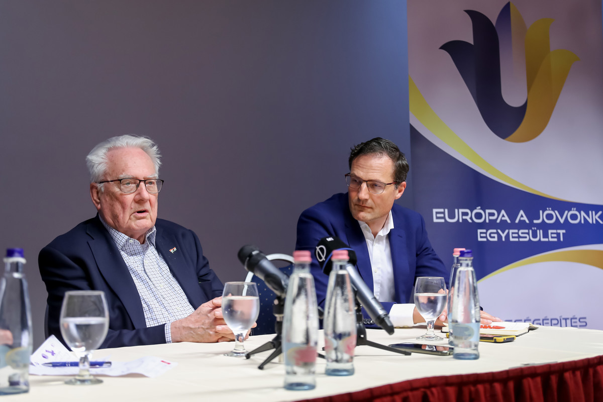 Gyöngyösi: Sokak számára bebizonyosodott, hogy ég a ház