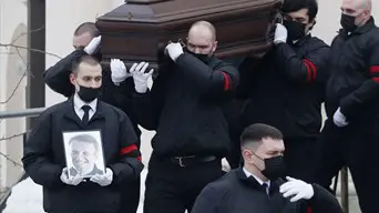 „Putyin, gyilkos vagy!” – skandálta a gyászoló tömeg a mártírhalált halt Alekszej Navalnij temetésén