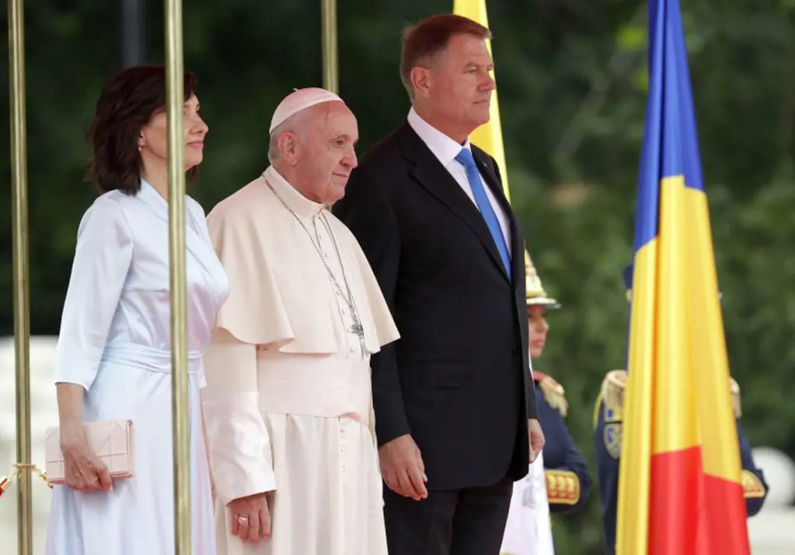 Ordasat hazudott a pápának a román elnök