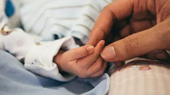 Zuhanó születésszám: 17 százalékkal kevesebb gyermeket vállaltak júniusban, mint egy éve