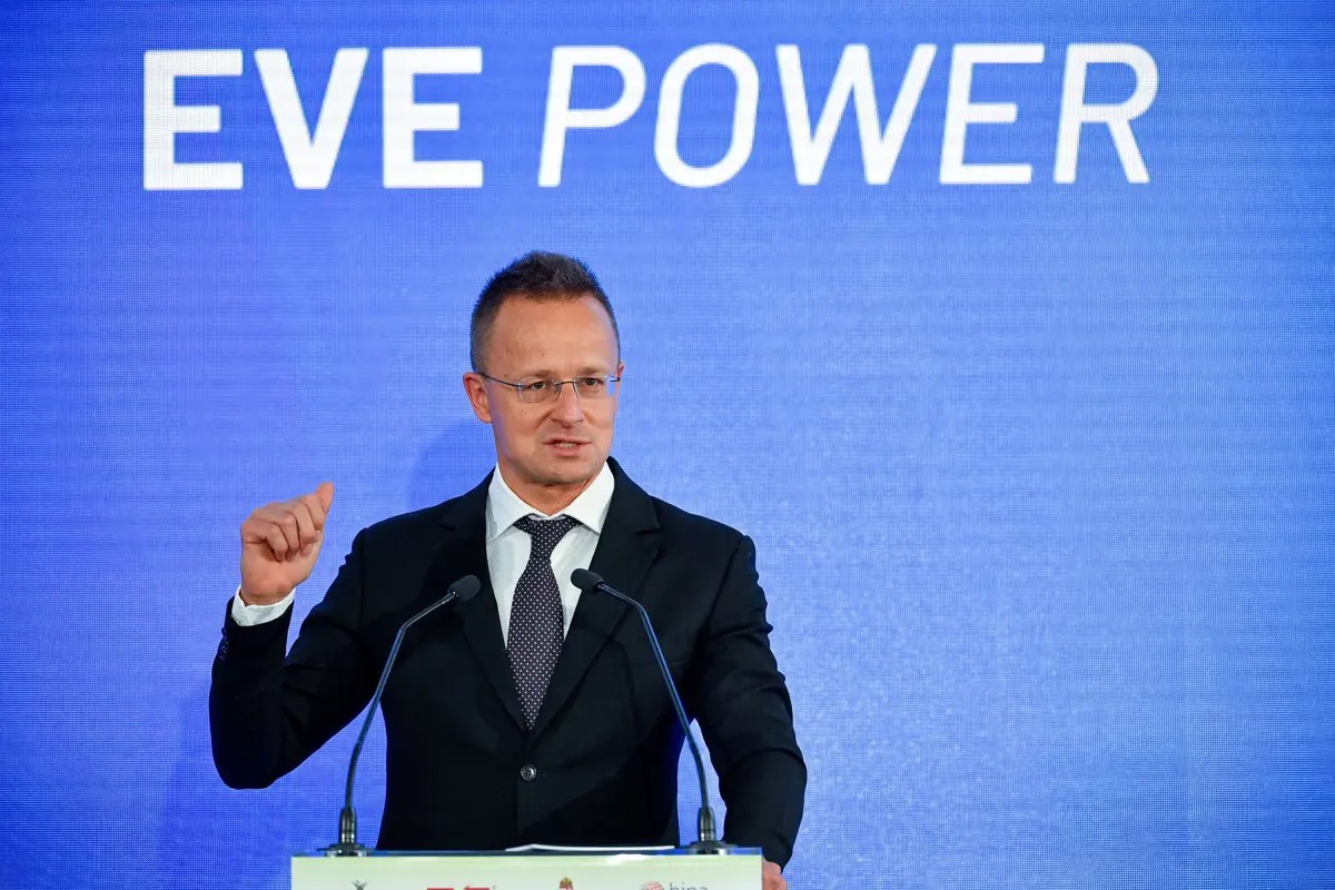 Még kész sincs, de már toborozza a kínai cég a munkásokat az egyik debreceni akkugyárba