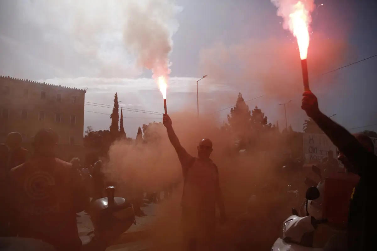 Tüntetés és sztrájk tört ki Athénban, a béremelést sürgetők a gázai háború ellen is tiltakoztak