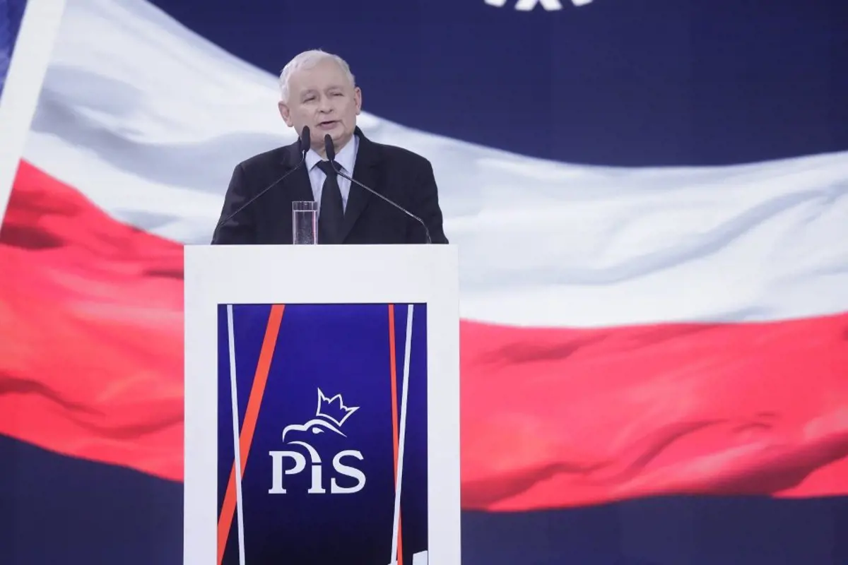 Lengyelországban semmi nem veszélyezteti a PiS többségét