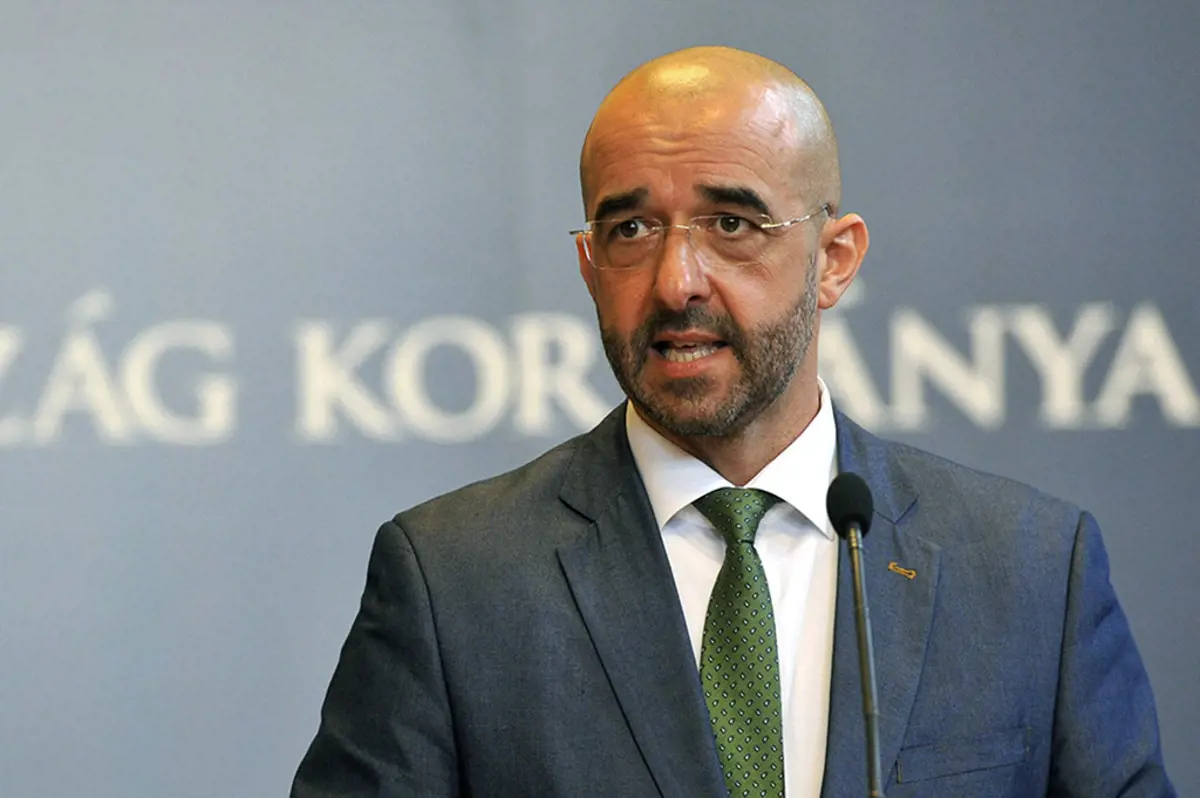 Kovács Zoltán lemondásra szólította fel az Európai Bizottság egyik alelnökét