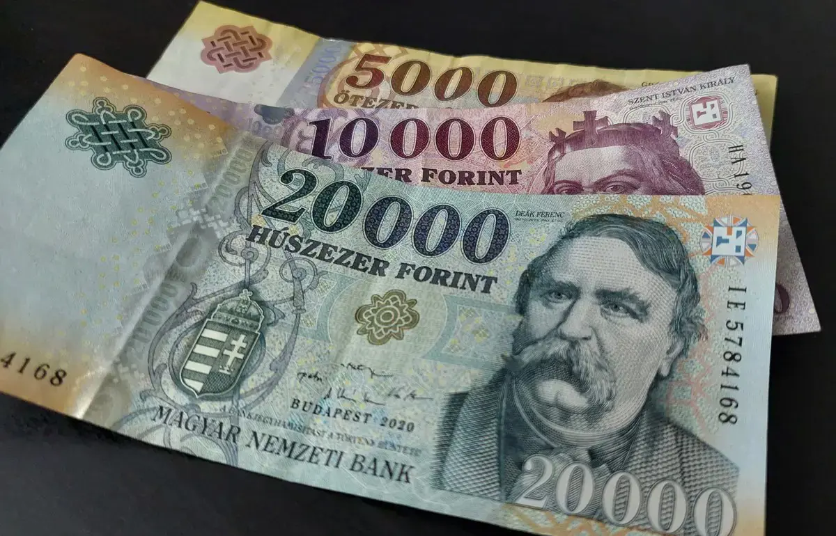 Ez igen, izmozik a forint