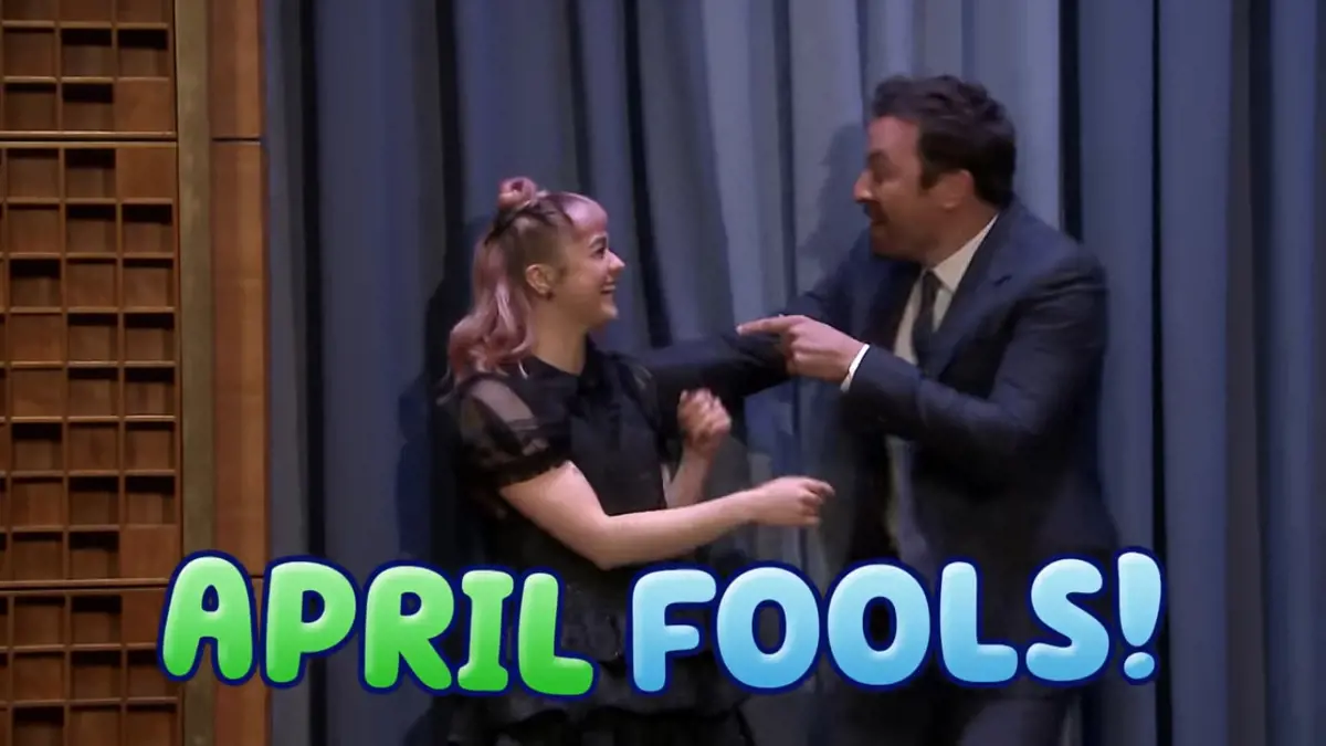 Az év legnagyobb áprilisi tréfáját sütötte el az Aryát játszó Maisie Williams (VIDEÓVAL!)