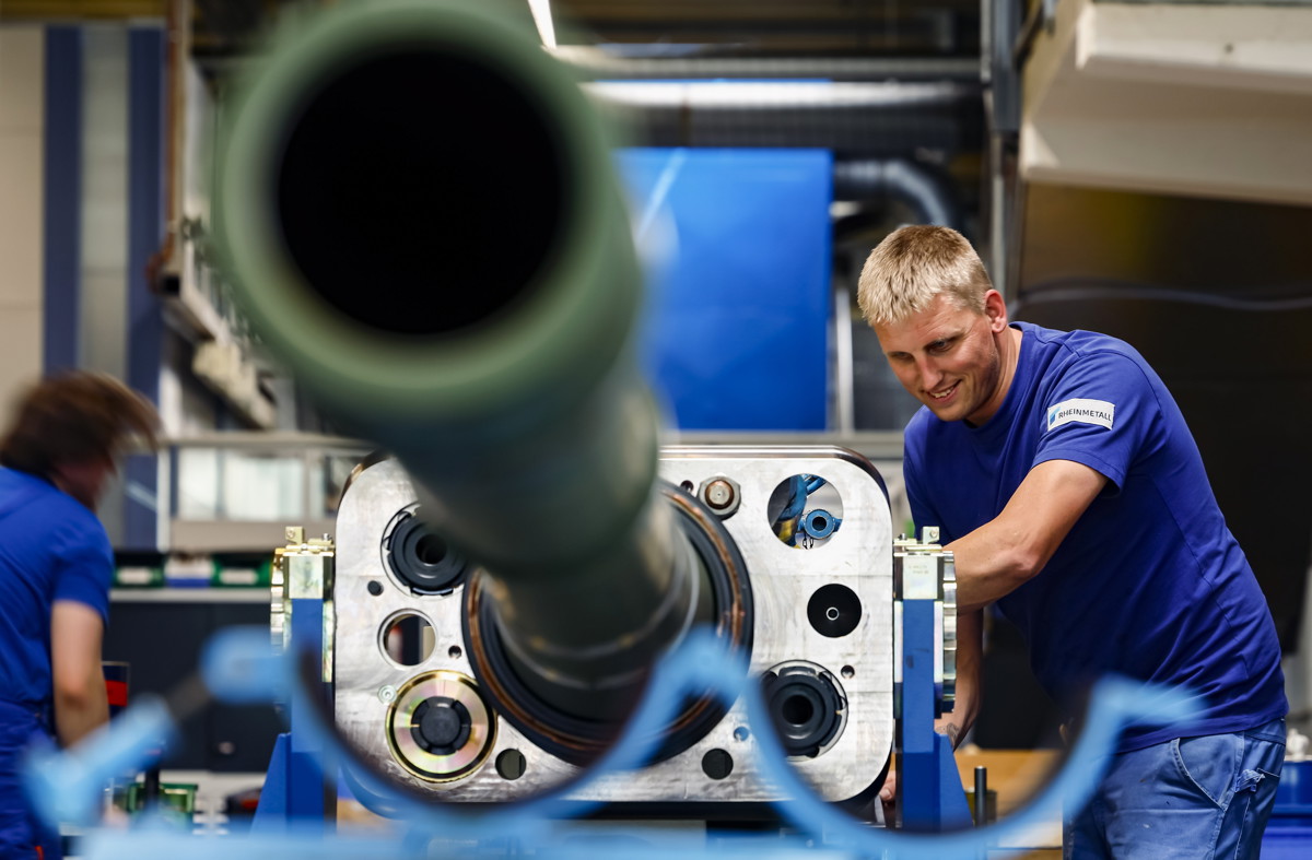 Titok: nagy mennyiségben rendelt tüzérségi lövedéket egy NATO-tagállam a Rheinmetalltól