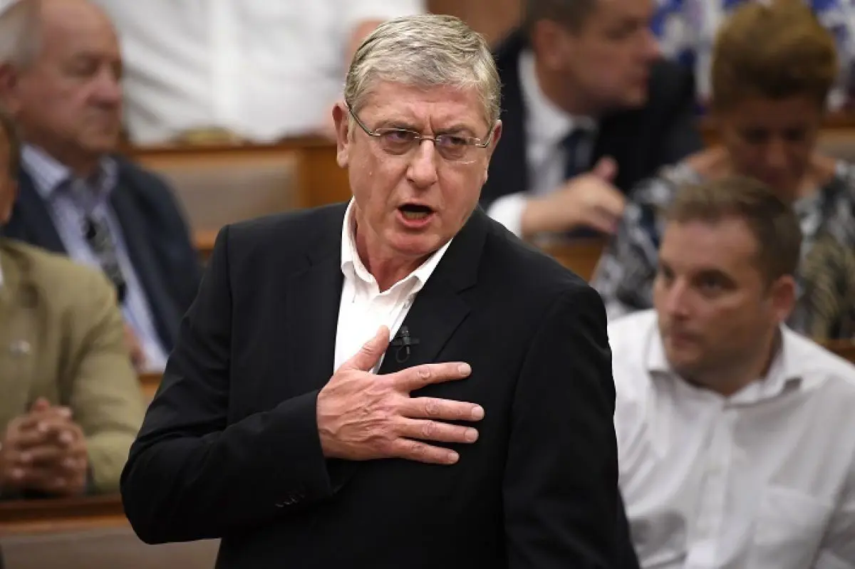 Kiderült, ki ül be Gyurcsány Ferenc helyére a parlamentbe