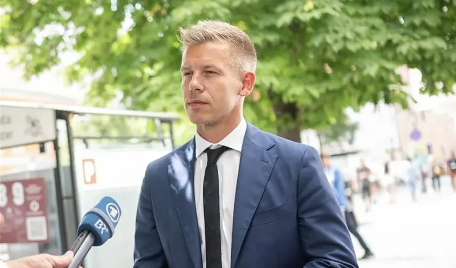 Magyar Péteréknek kell dönteniük Orbán Viktorék rendelkezéseiről