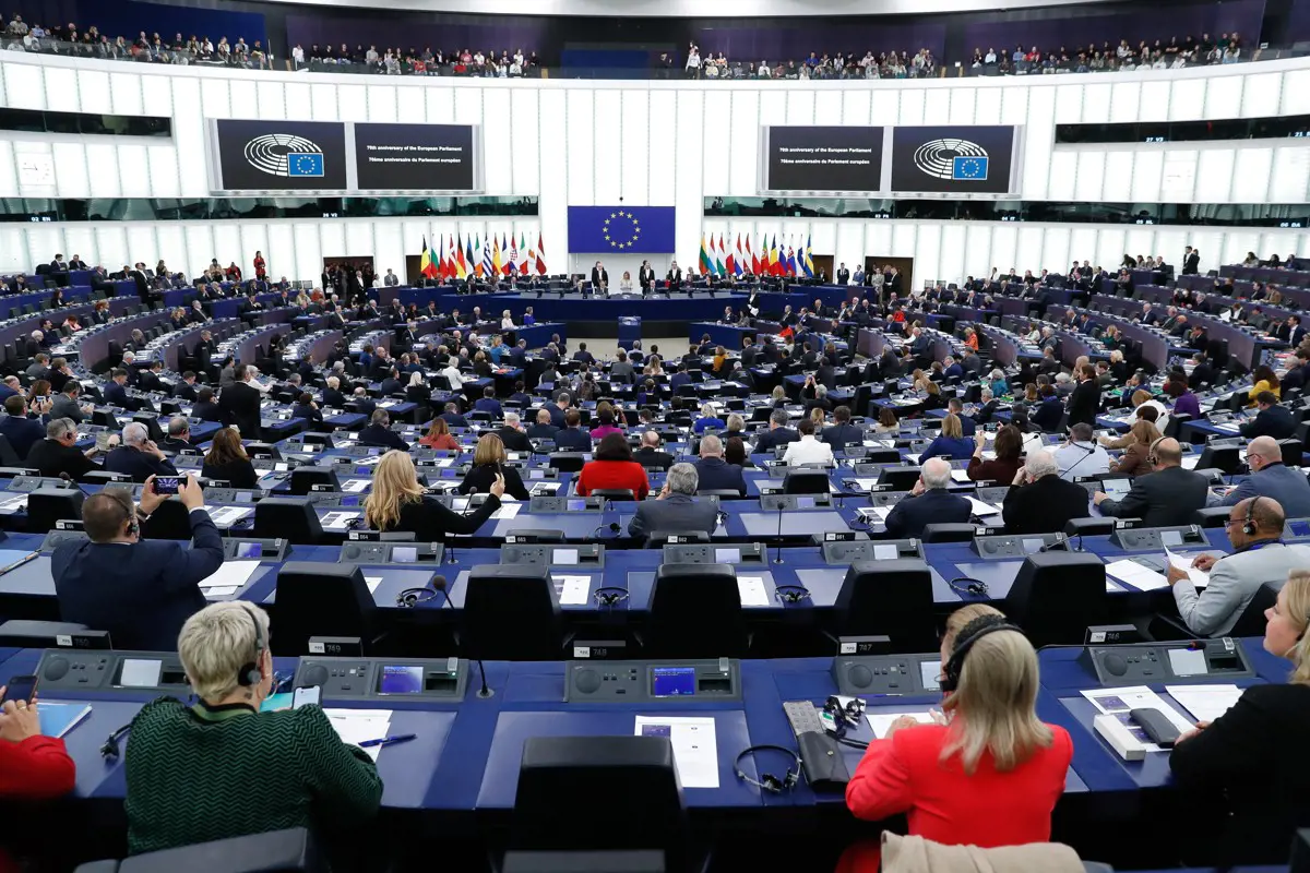 Az EP többsége döntött: befagyasztanák a Magyarországnak szánt 3000 milliárd forintnyi EU-s forrást