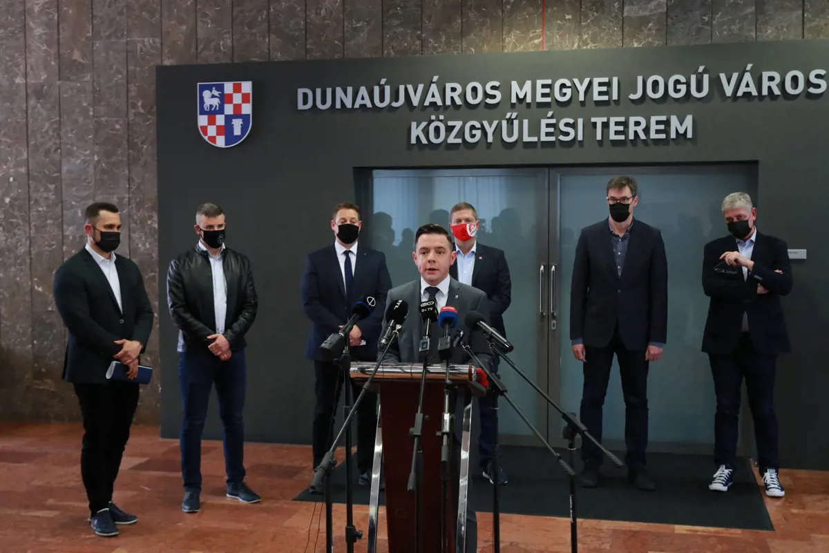 Ostrom: az Alkotmánybíróságon elbukott Dunaújváros, miután a kormány minden ott élőtől elvett 100 ezer forintot
