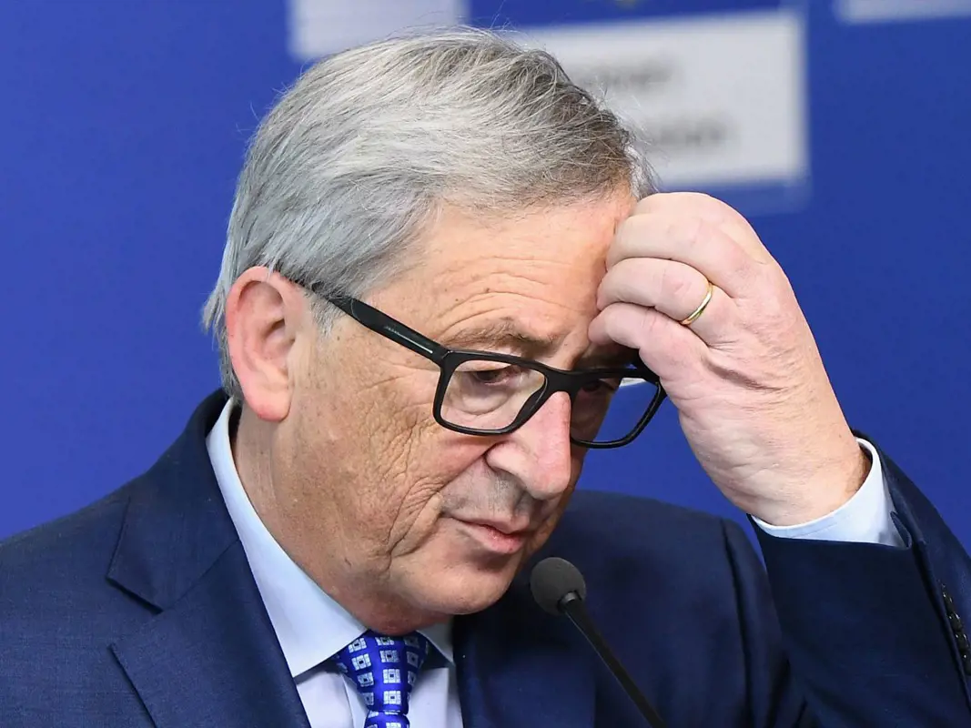 Sürgős műtétet hajtanak végre Jean-Claude Junckeren