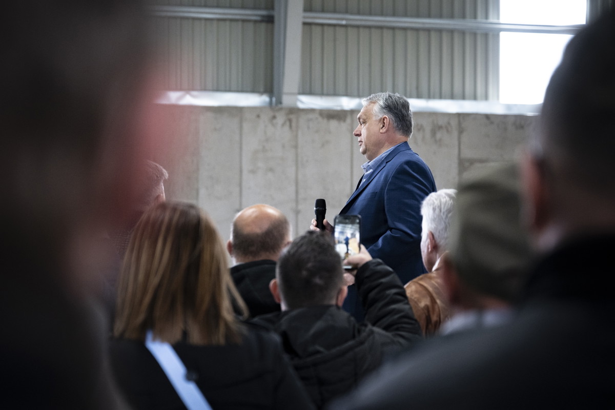 Orbán Viktor nem bízza a véletlenre: Magyarország első falusi miniszterelnökének nevezi magát