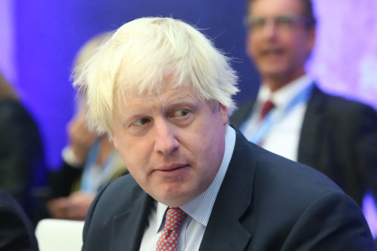 Otthoni veszekedése miatt bukhatja a kormányfői posztot Boris Johnson?