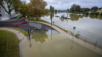 Árvíz: Budapesten pénteken tetőzhet a Duna