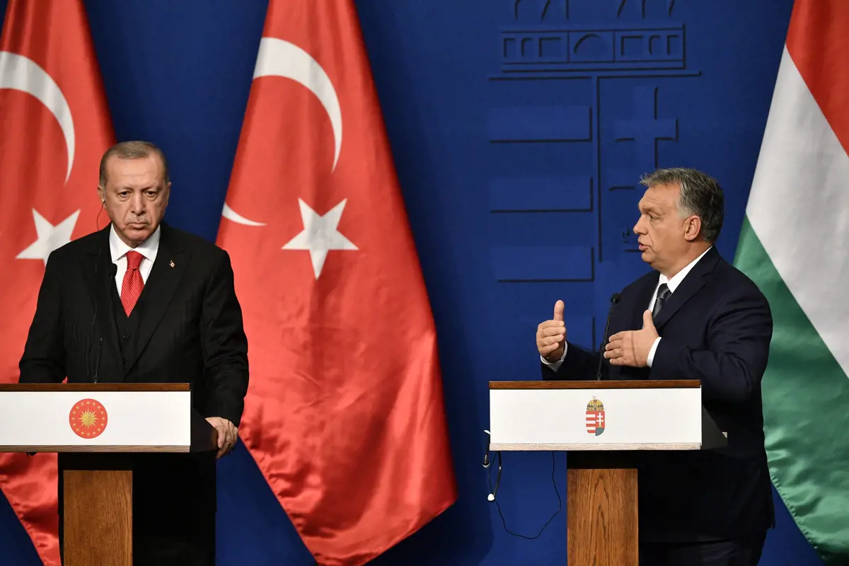 Erdoğan közölte Orbánnal, hogy már nem fogják feltartóztatni a menekültek egy részét