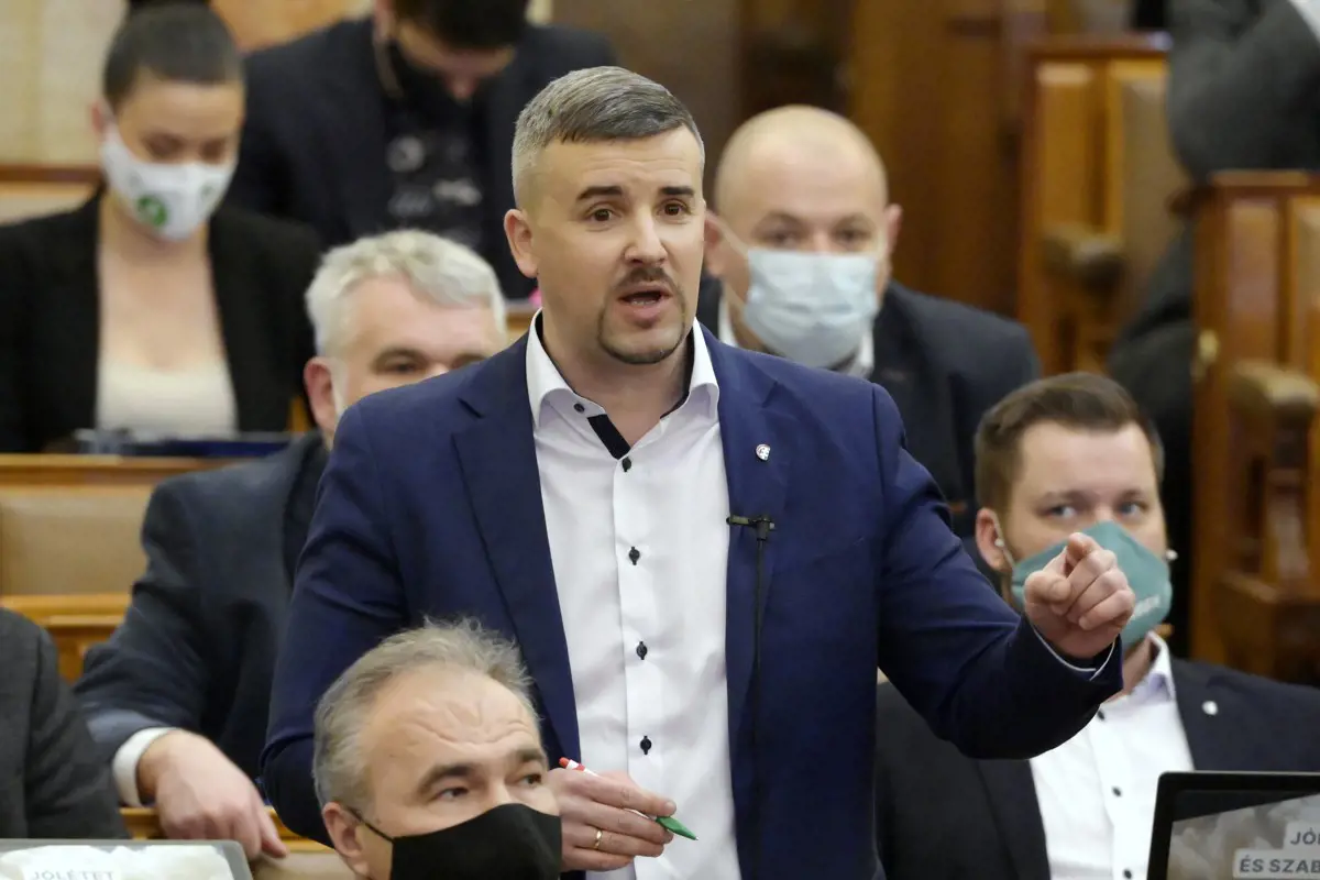 A Jobbik reakciója, hogy Kövér elnémította Jakabot a parlamentben
