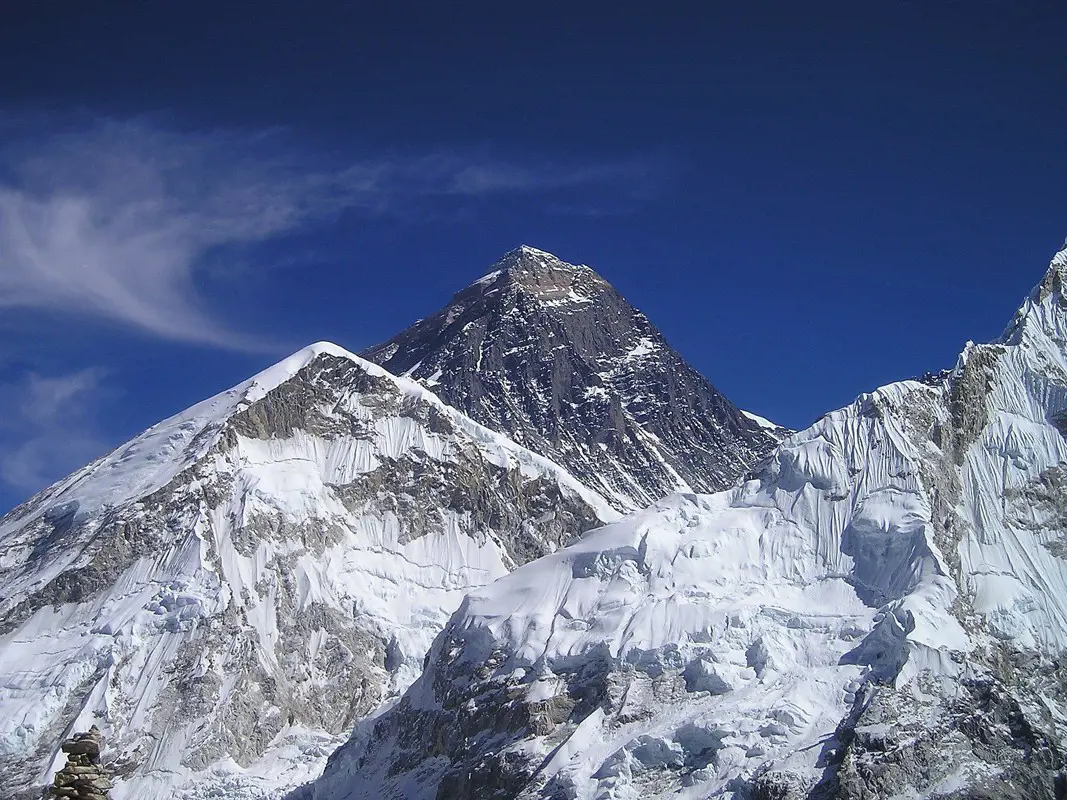 Kína a vírusra hivatkozva választóvonalat húz a Mount Everest tetején