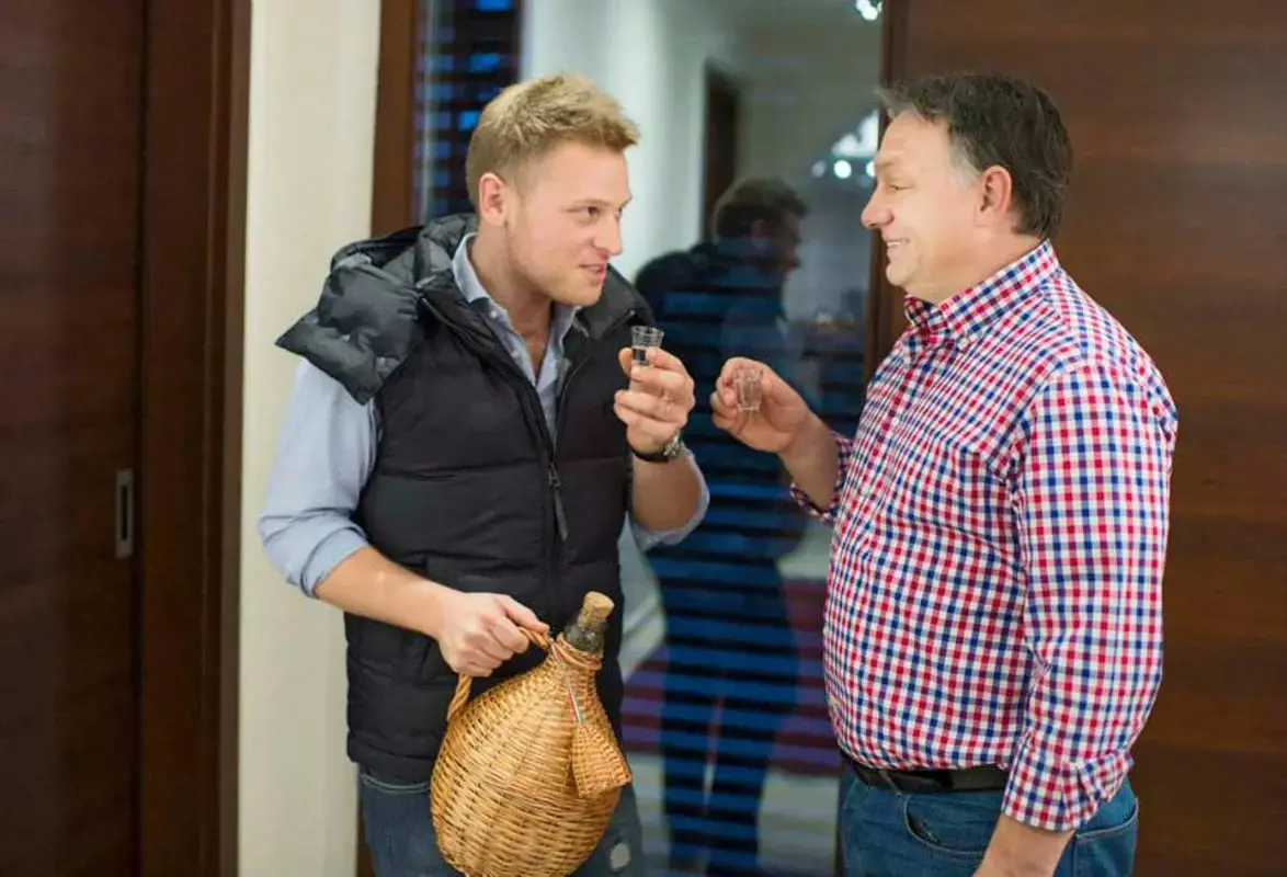 Nagy állami bizniszből gazdagodhat Tiborcz István buszos cége