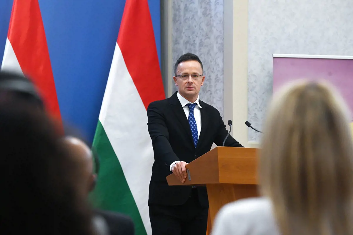 Szijjártó: Magyarország és Szerbia is érzi a saját bőrén a háború és a migráció hatásait