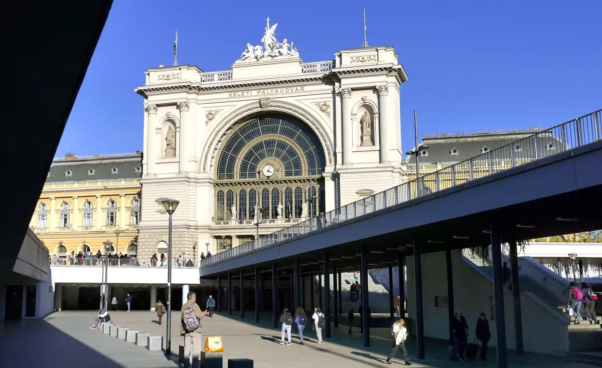 Szokásos MÁV: ideiglenesen leállt a vonatközlekedés a Keleti pályaudvaron