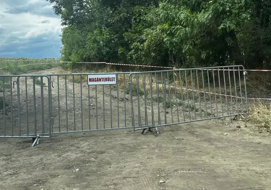 Hadházy Ákos: Mészáros Lőrinc hároméves unokájának saját földútja van