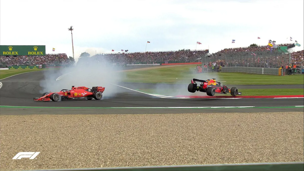 Óriási csaták a Brit Nagydíjon, Vettel kiütötte Verstappent