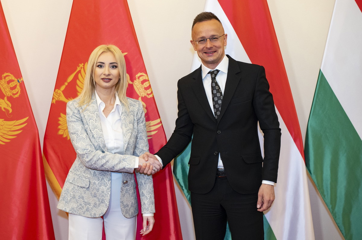 Szijjártó a nyugat-balkáni EU-csatlakozás folyamatáért aggódik