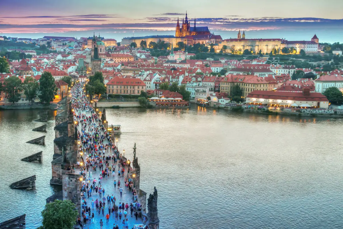 30 napos szükségállapot jön Csehországban