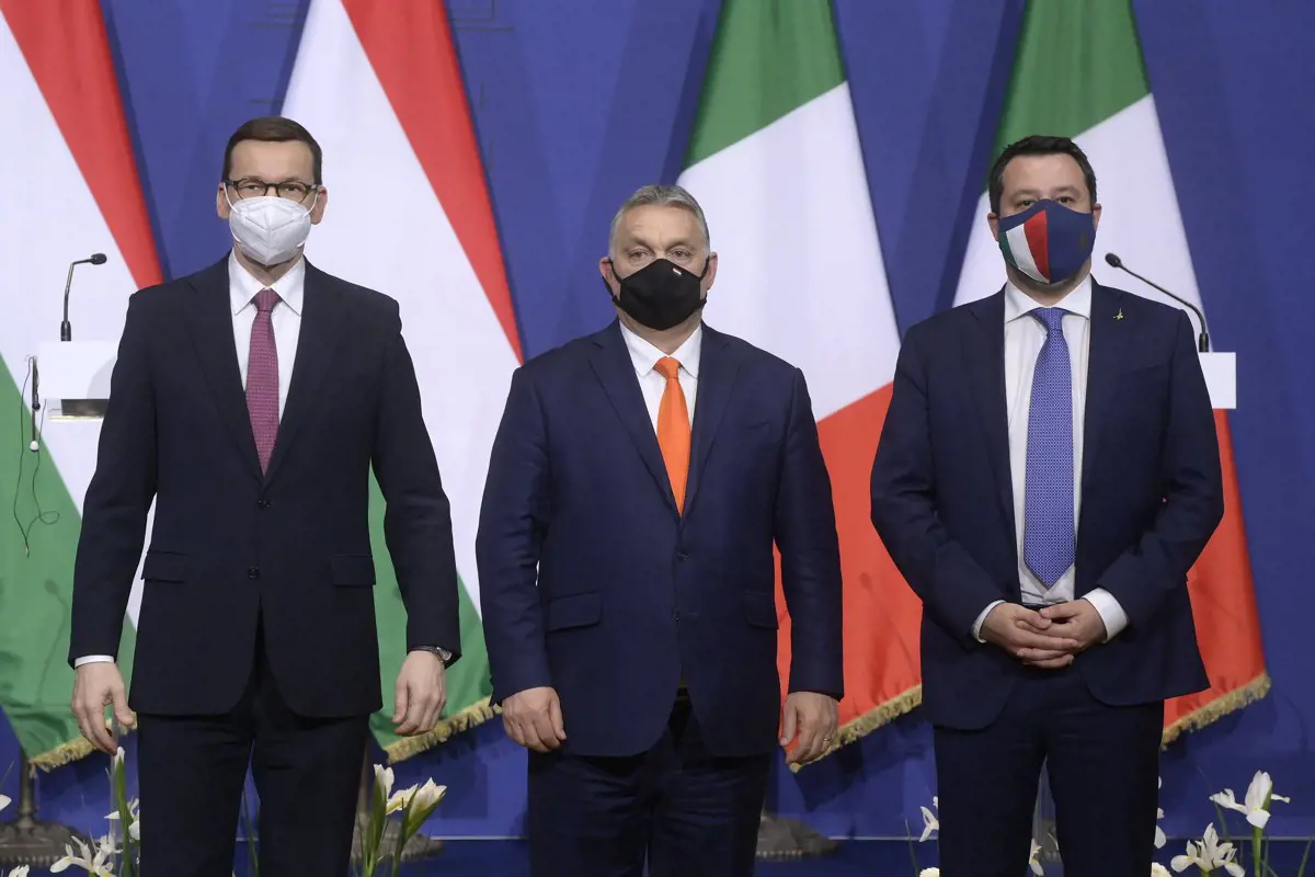 Orbán Viktor nemet mond "a brüsszeli európai birodalomra" Salvinival és Morawieckivel együtt