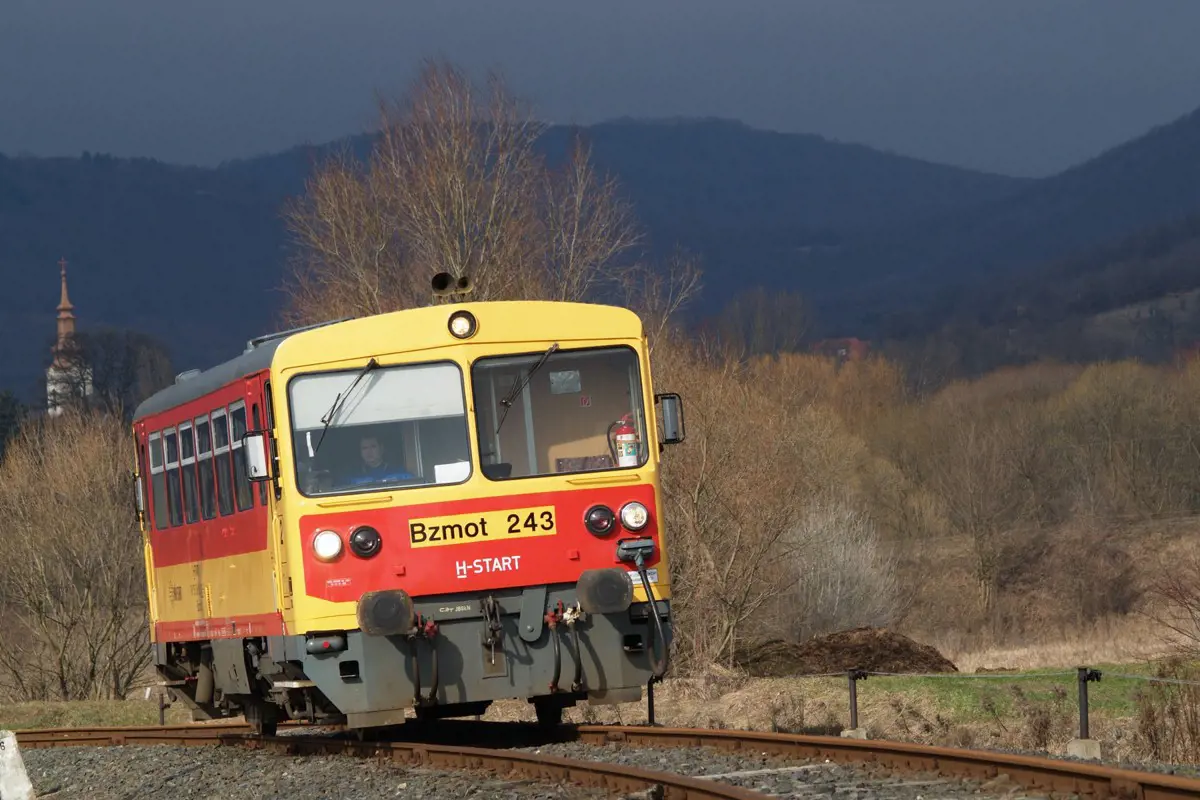 Törésvonal? Fideszes településvezetők tiltakoznak a vasút SZDSZ-t idéző orbáni járatritkítása ellen