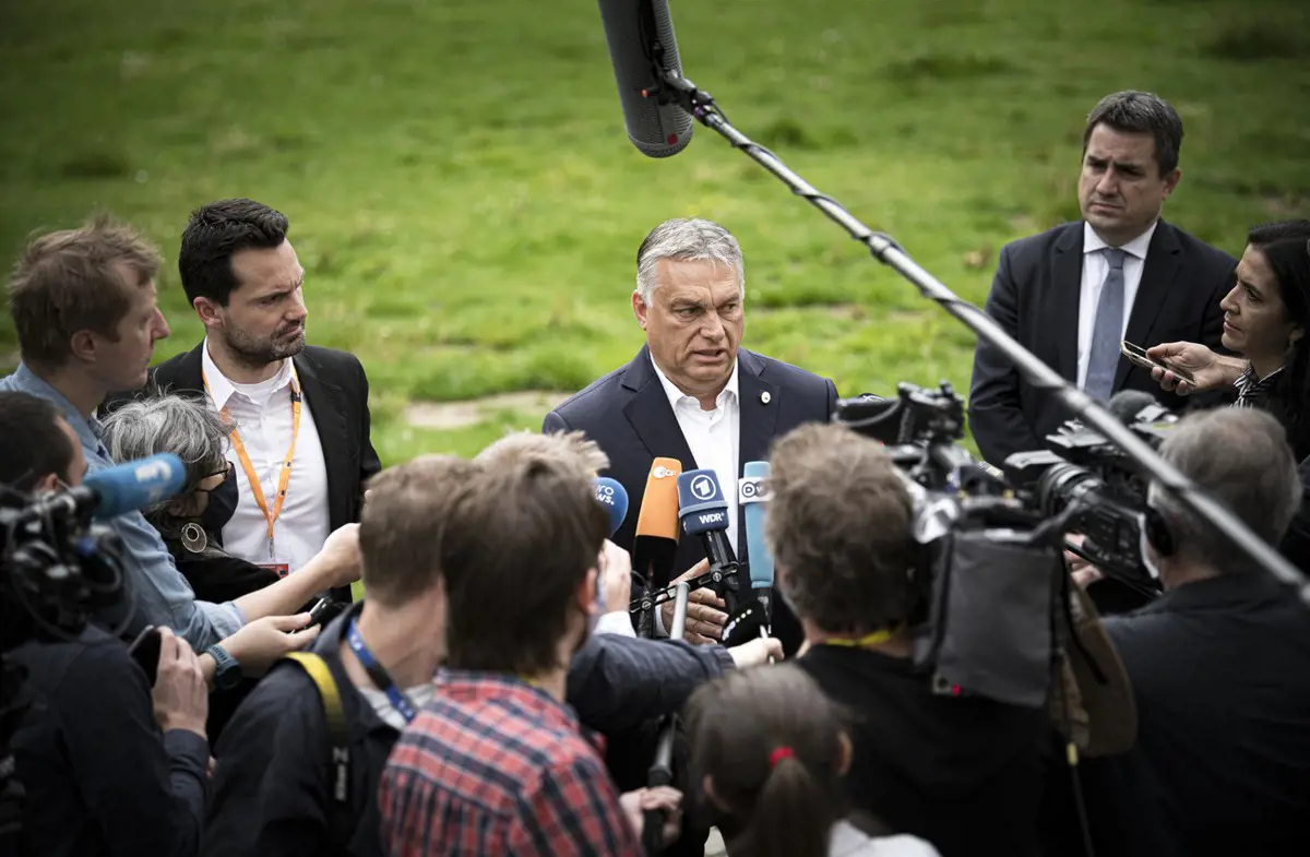 Orbán Viktor nem gondolja magát jósnak, és tart attól, hogy a második hullám térdre kényszerít