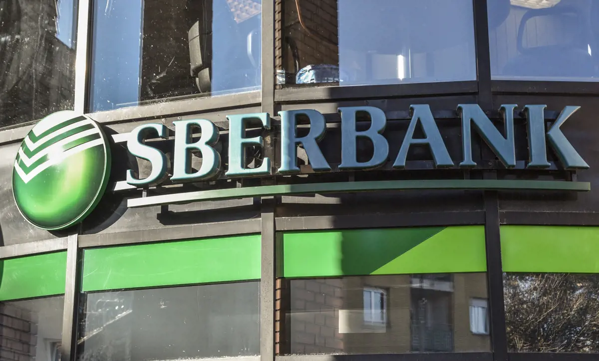 Már 65 ezer embert fizetett ki a szankciók miatt bezárt Sberbank biztosítása