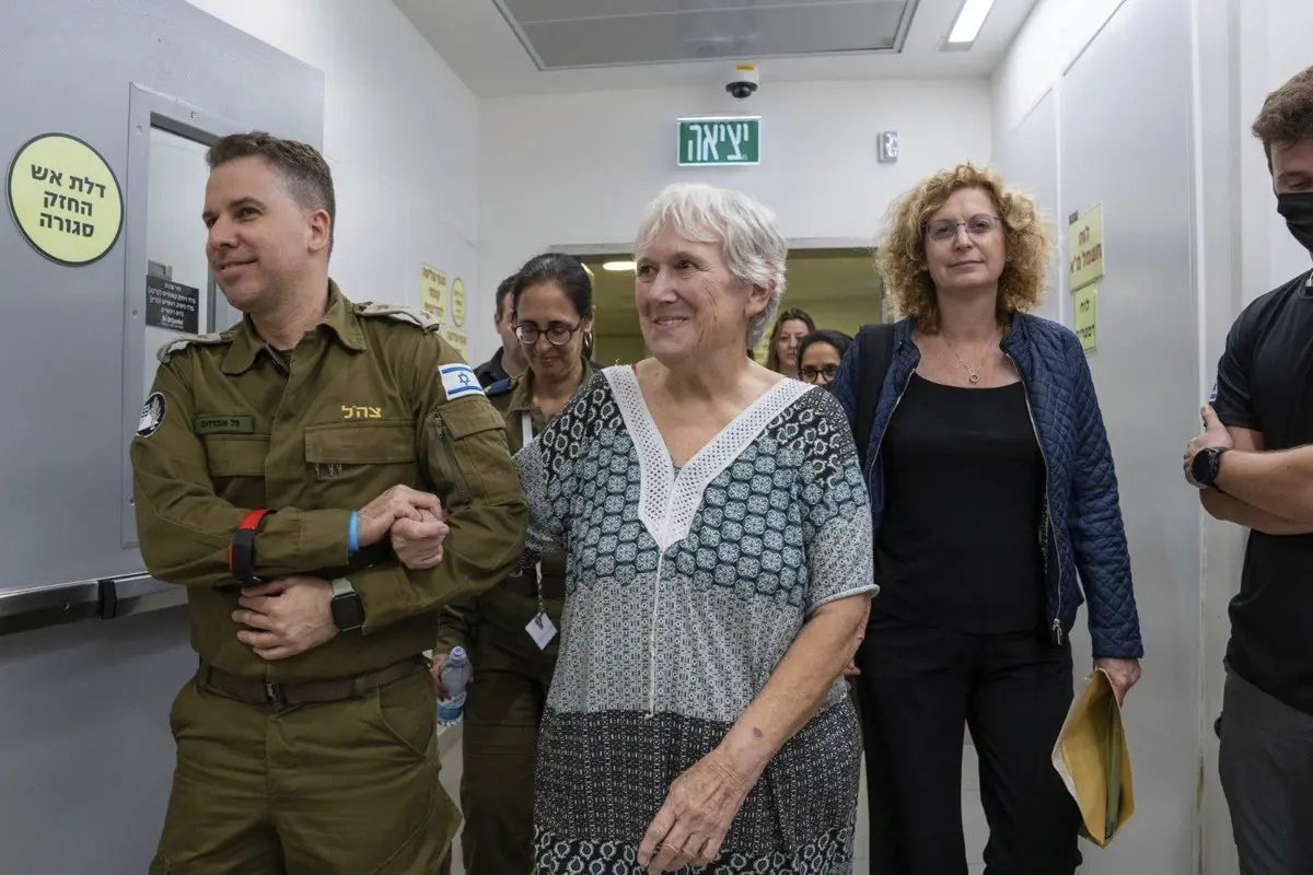 Egy magyar állampolgársággal is rendelkező nő is volt a szombat este szabadon engedett izraeli foglyok között