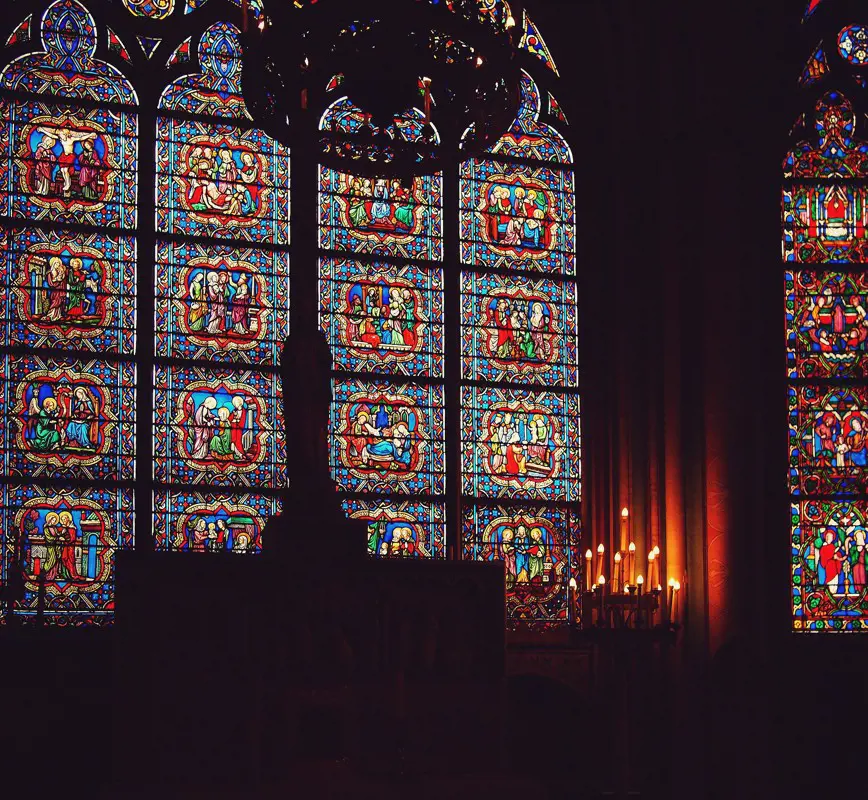 A tűzvész után először tartottak misét a Notre Dame-ban