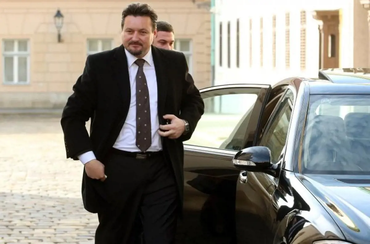 Nem tudta megmagyarázni, hogy miből gazdagodott meg, ezért lemondott a horvát miniszter