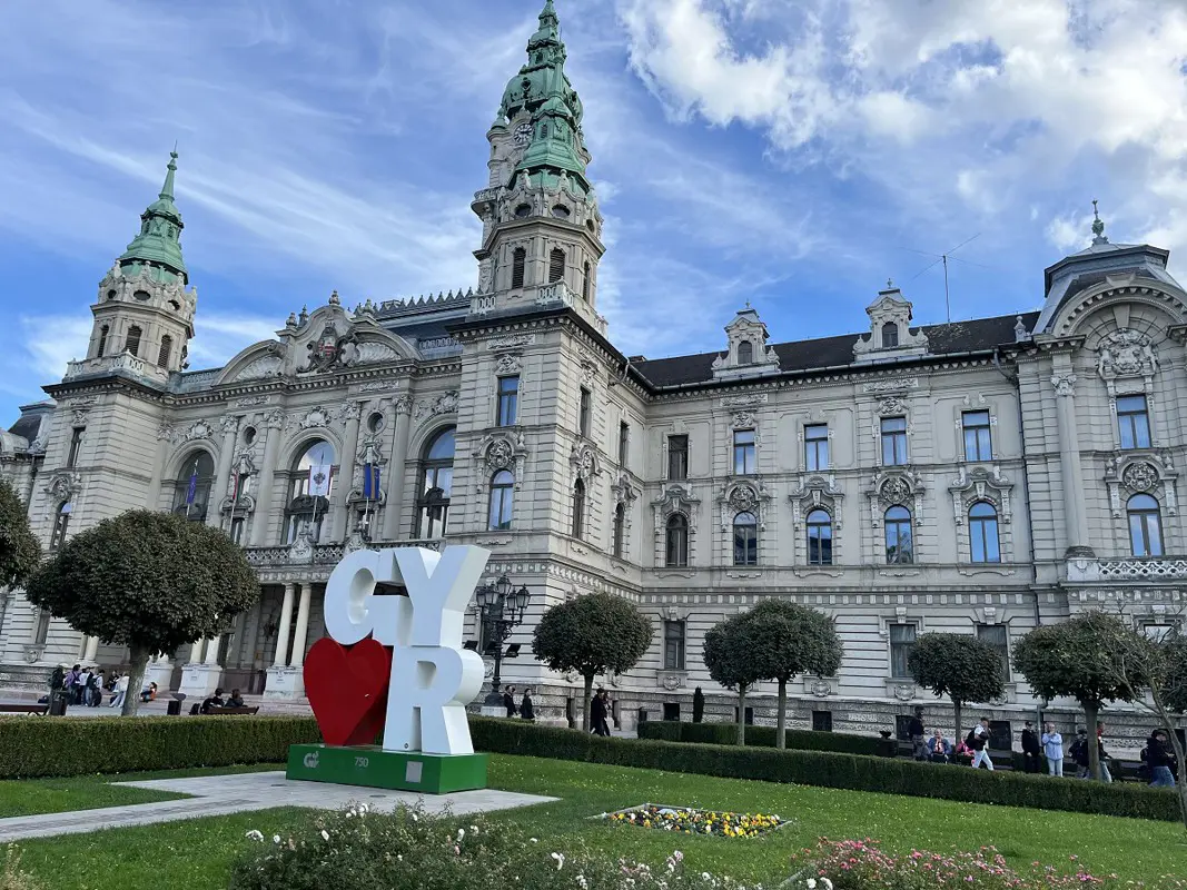 A győri Fidesz elveszített 1,7 milliárd forintot a város lakáskasszájából