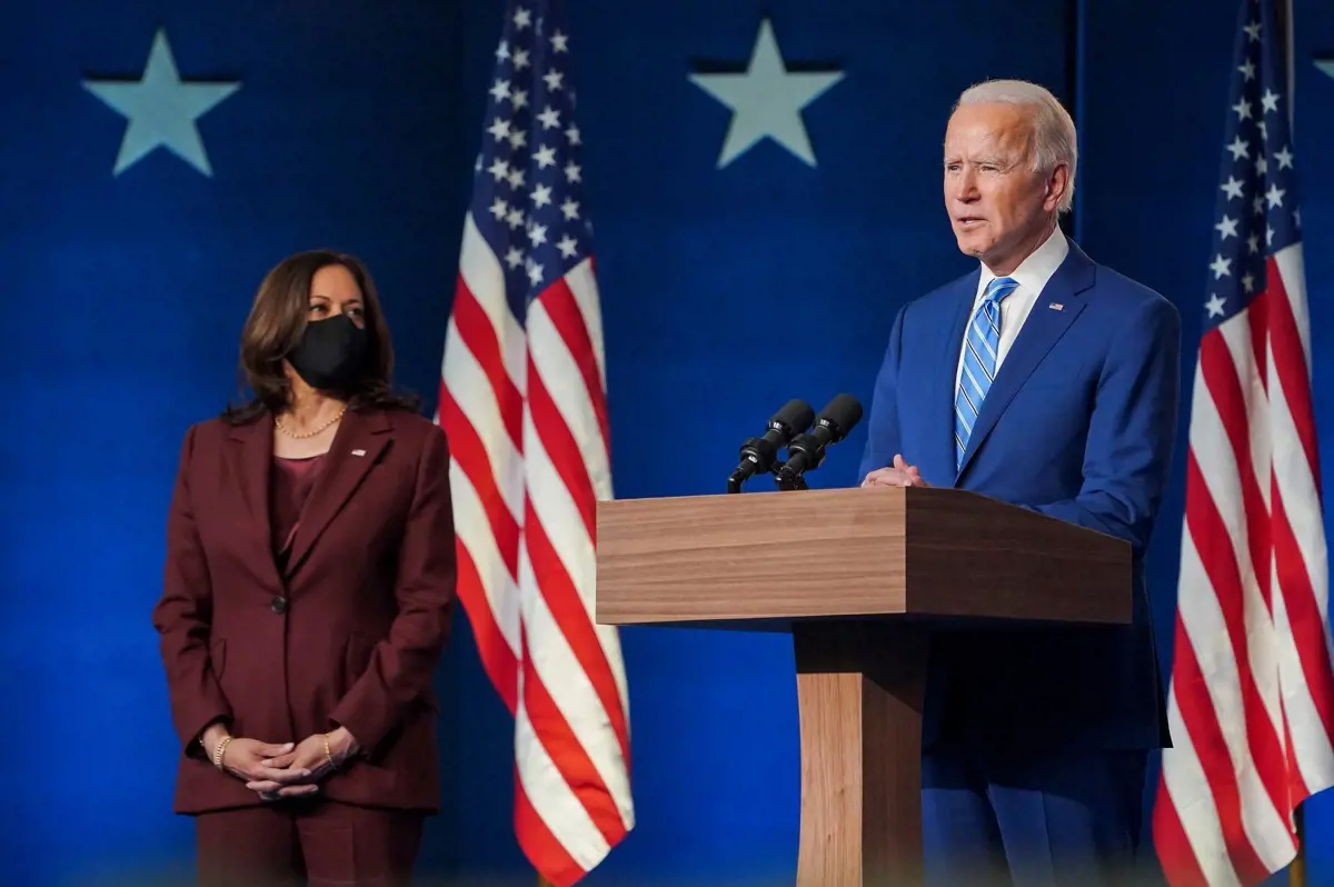 A Reuters/Ipsos felmérése szerint csökkent Joe Biden támogatottsága