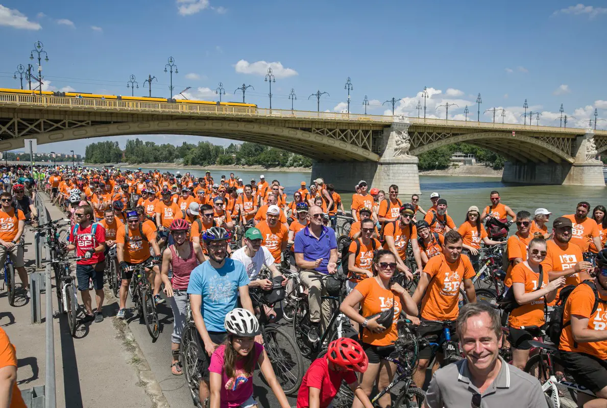 Lezárások és terelések lesznek szombat délután a fővárosban az I bike Budapest felvonulás miatt