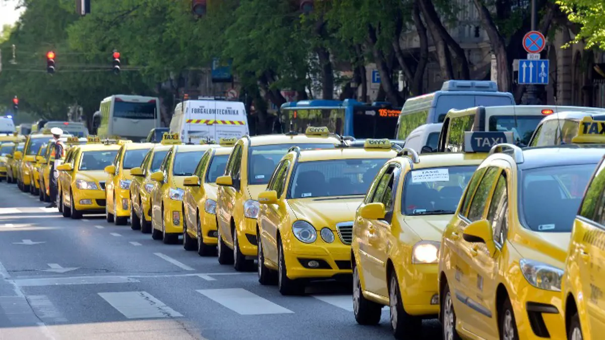 Változtatna Budapest a taxi tarifákon