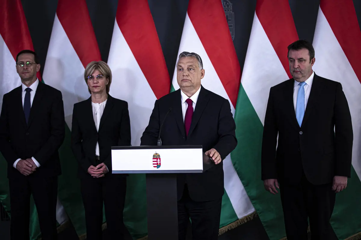 Válságkezelés: az egyetlen biztos jövedelmet emelik, Orbán 13. havi nyugdíjat ígér