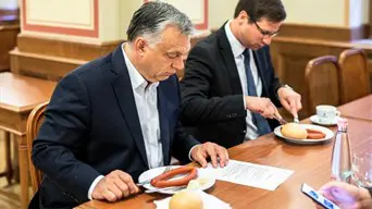 Jobbik: Orbán Viktornak túl sok volt a virsli meg a sör?