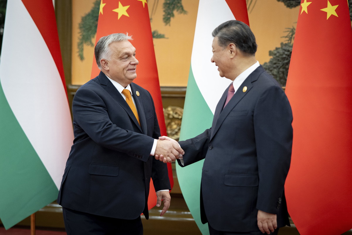 Az Orbán-kormány nem a magyar munkavállalókat segíti, inkább a multiknak udvarol