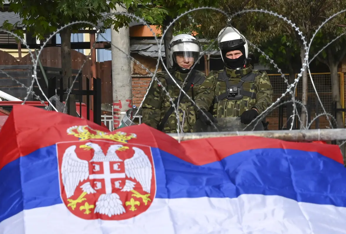 Szerb védelmi miniszter: ha parancsot kap, a szerb hadsereg belép Koszovó területére