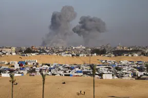 Izrael elfoglalta a határátkelő gázai oldalát Rafahban, több mint 150 célpontot támadtak